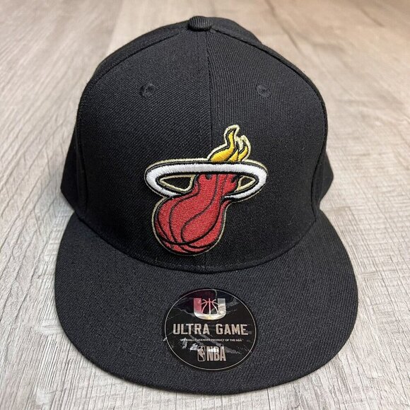 Miami Heat New Flat Bill Hat Snapback NBA Ultra Game Black Basketball Athletic - Picture 1 of 9